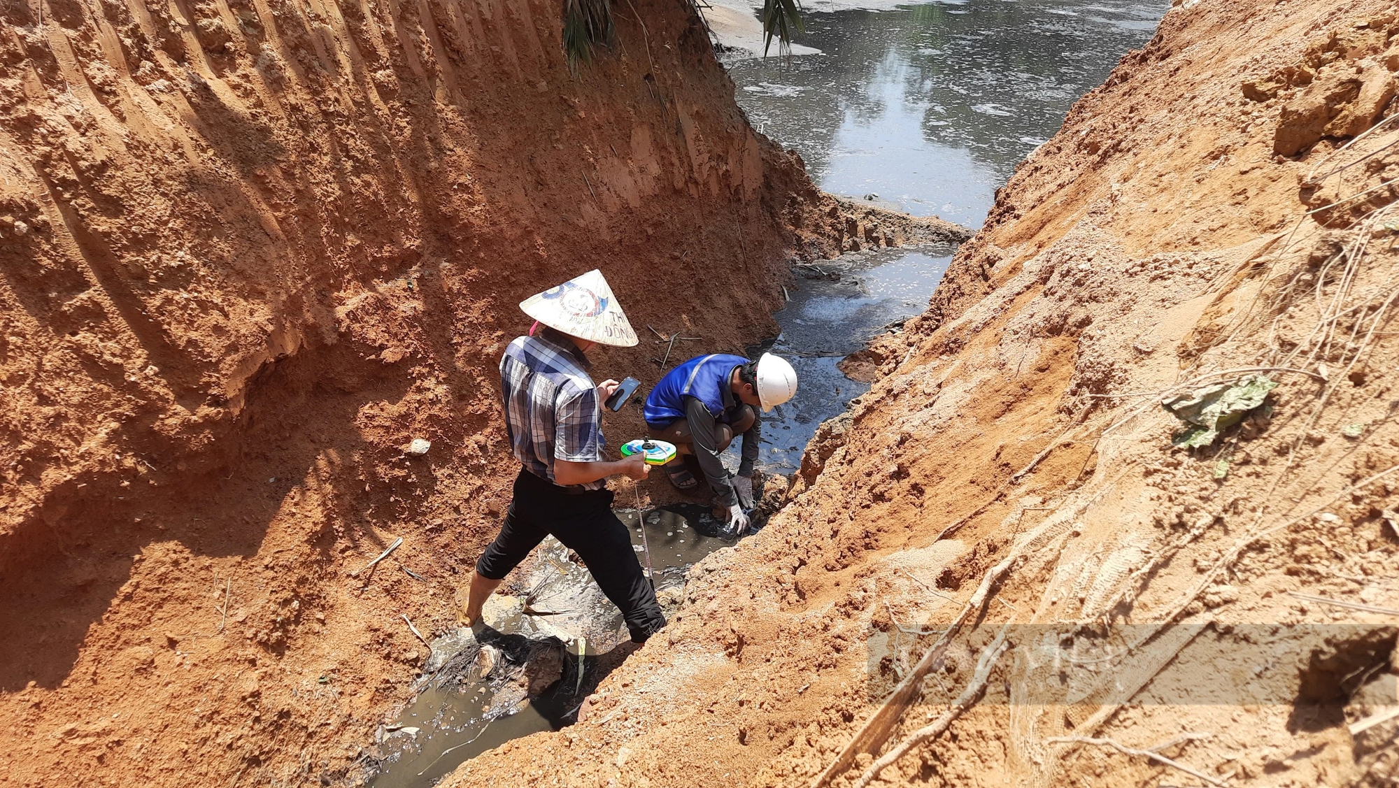 Vụ cá chết hàng loạt do ô nhiễm từ trại nuôi lợn, UBND tỉnh Quảng Trị chỉ đạo "nóng" sau phản ánh của Dân Việt- Ảnh 2.