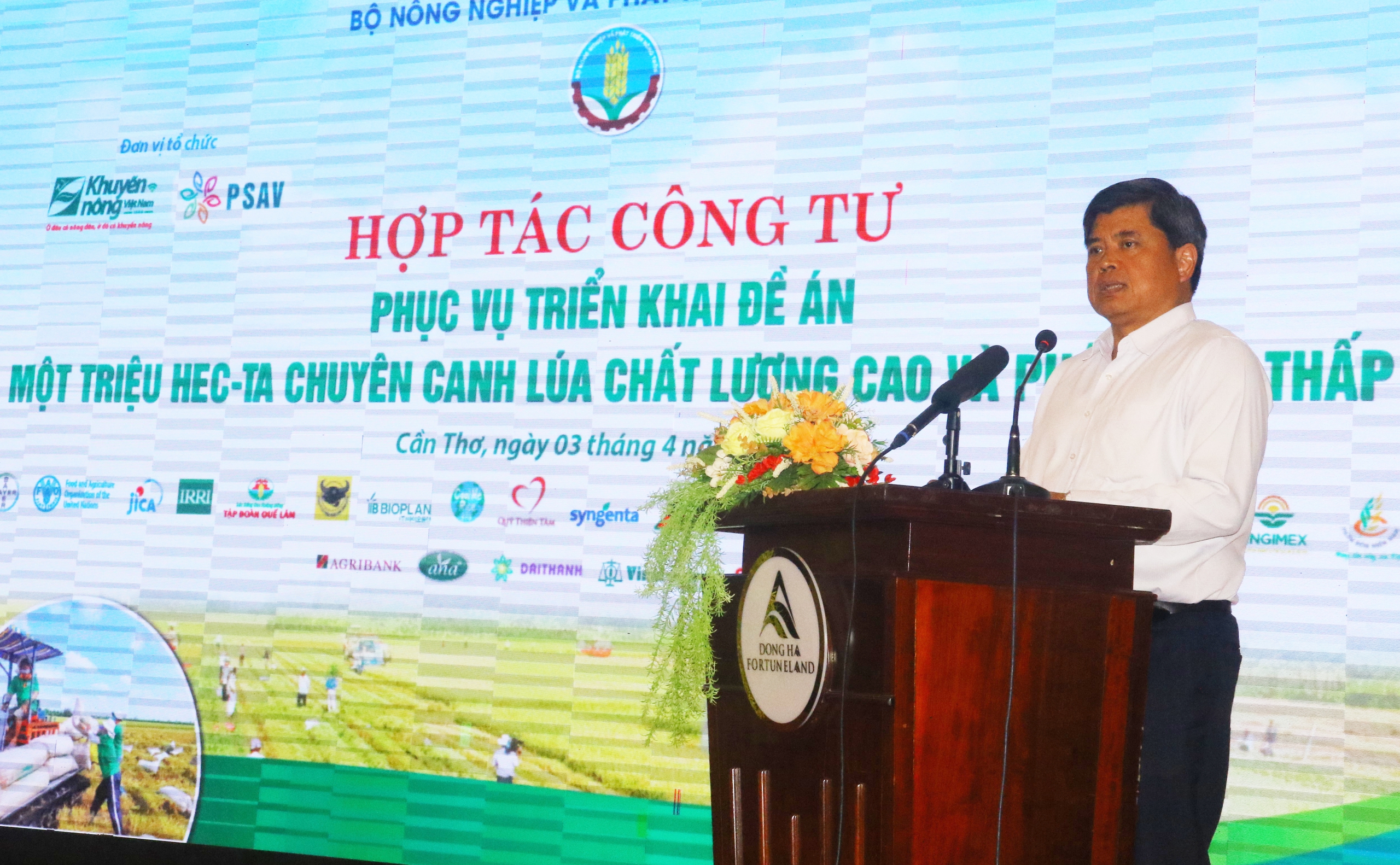 Thứ trưởng Bộ NNPTNT chỉ ra hai điều khó nhất khi làm Đề án 1 triệu ha lúa chất lượng cao ở ĐBSCL- Ảnh 1.