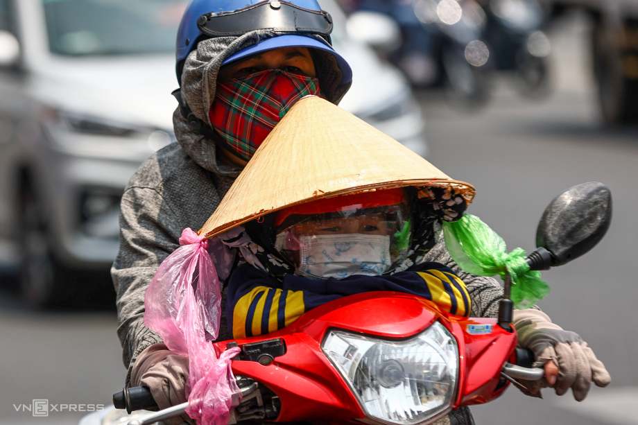 Trung tâm khí tượng: Dự báo tình hình nắng nóng gay gắt, dông lốc, mưa đá trên cả nước trong tháng 4- Ảnh 2.