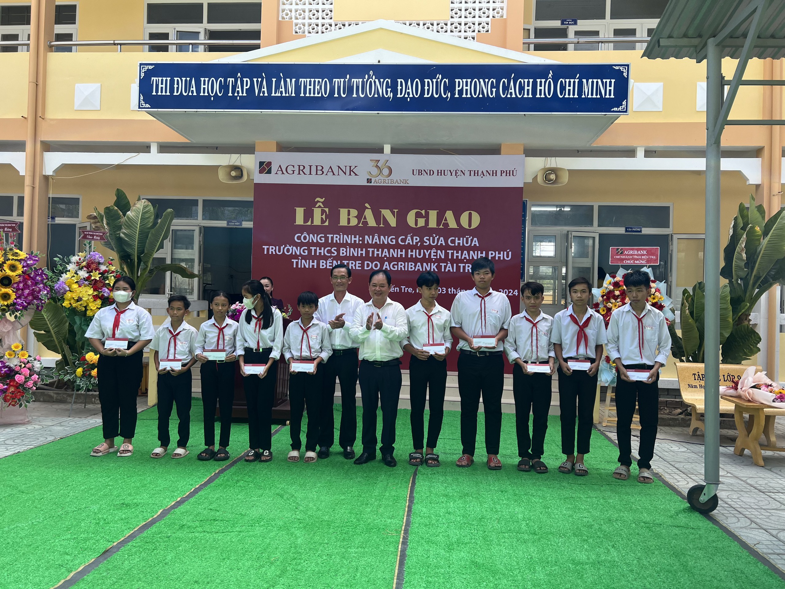 Agribank Chi nhánh tỉnh Bến Tre tài trợ nâng cấp, sửa chữa trường học tại huyện Thạnh Phú- Ảnh 4.