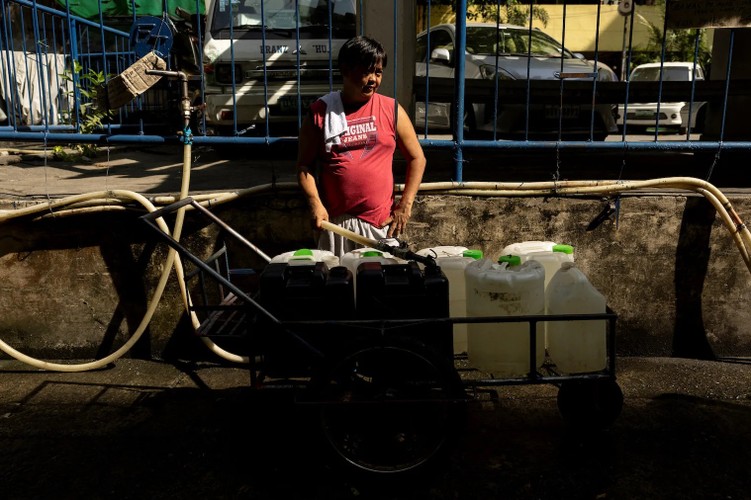 Nóng như thiêu ở Philippines, nhiều trường học phải dạy trực tuyến- Ảnh 7.