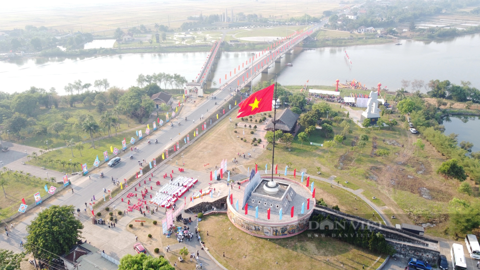 Tưng bừng lễ hội Thống nhất non sông ở Quảng Trị- Ảnh 1.