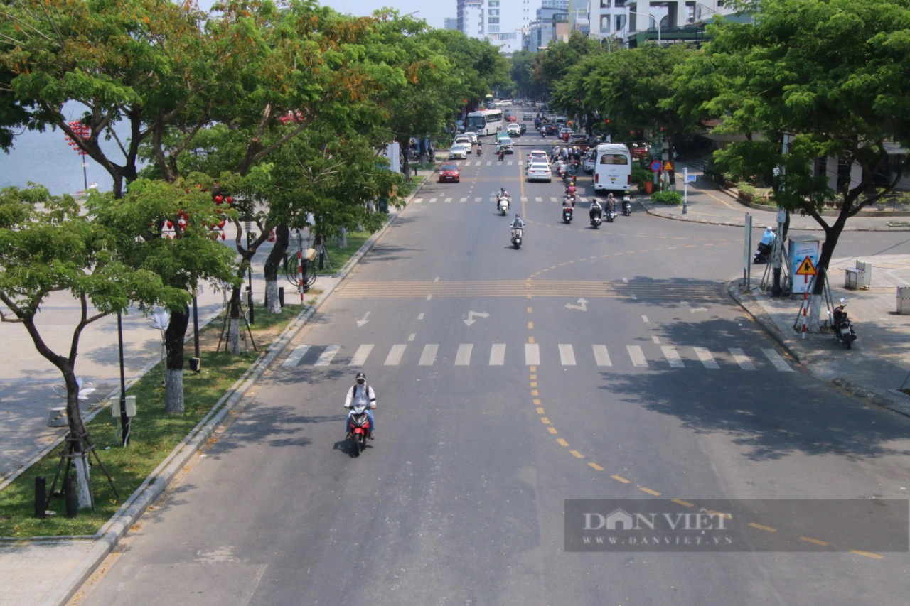 Đà Nẵng nắng nóng vượt 40 độ C, đường phố vắng tanh dù đang trong kỳ nghỉ lễ- Ảnh 4.