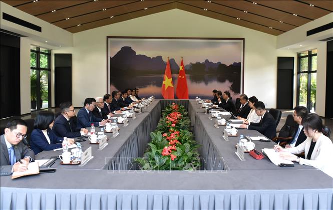 Bộ trưởng Ngoại giao Bùi Thanh Sơn gặp Bộ trưởng Ngoại giao Trung Quốc Vương Nghị, thăm thác Bản Giốc - Đức Thiên- Ảnh 2.