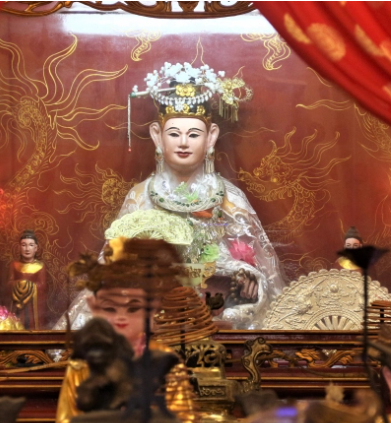 Ở một vùng biển Thái Bình có phủ thờ bà chúa Muối-thứ phi của vua Trần Anh Tông, bà tên thật là gì?- Ảnh 2.