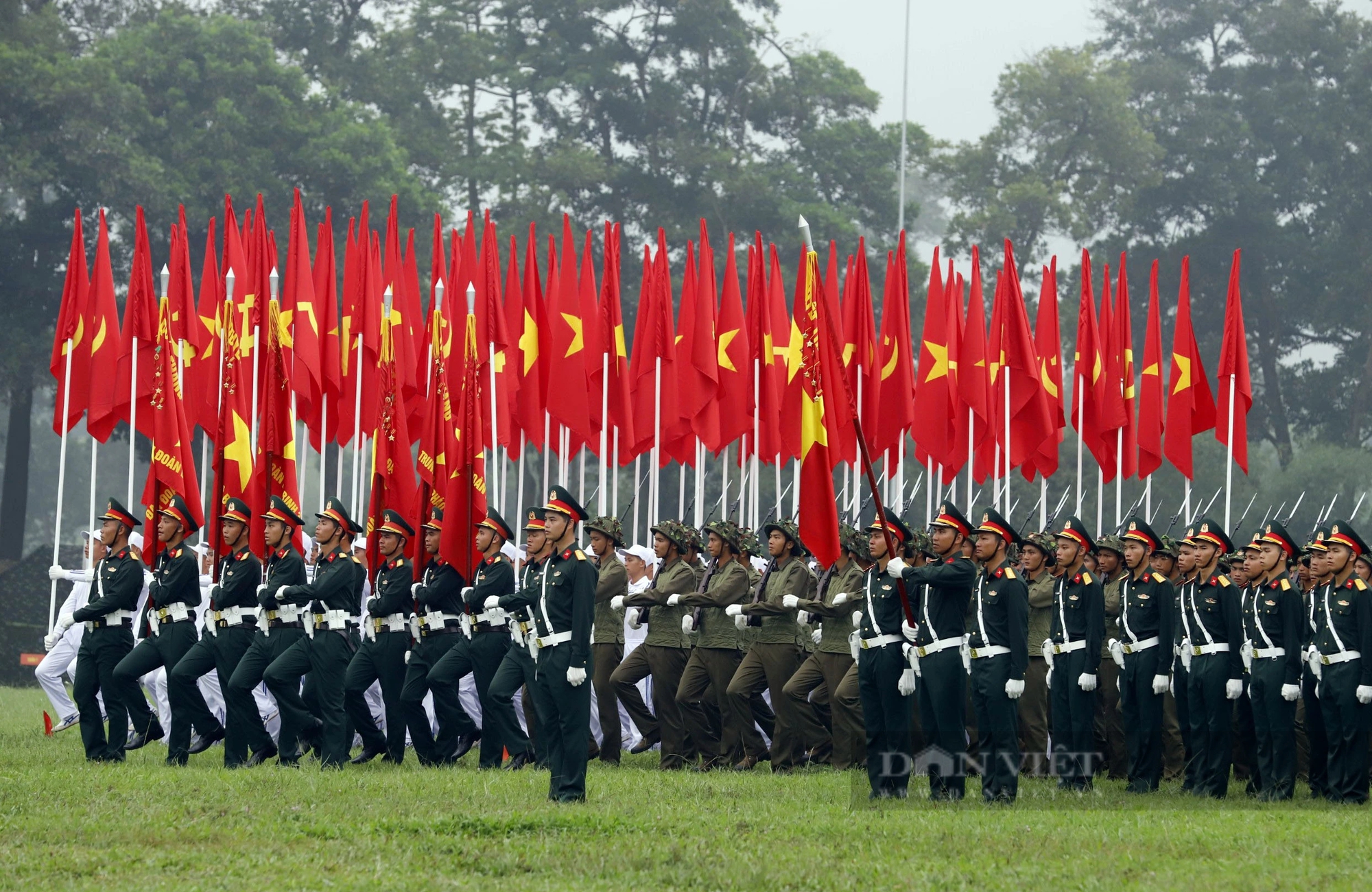 Ảnh ấn tượng về các lực lượng tham gia diễu binh, diễu hành kỷ niệm 70 năm chiến thắng Điện Biên Phủ- Ảnh 5.