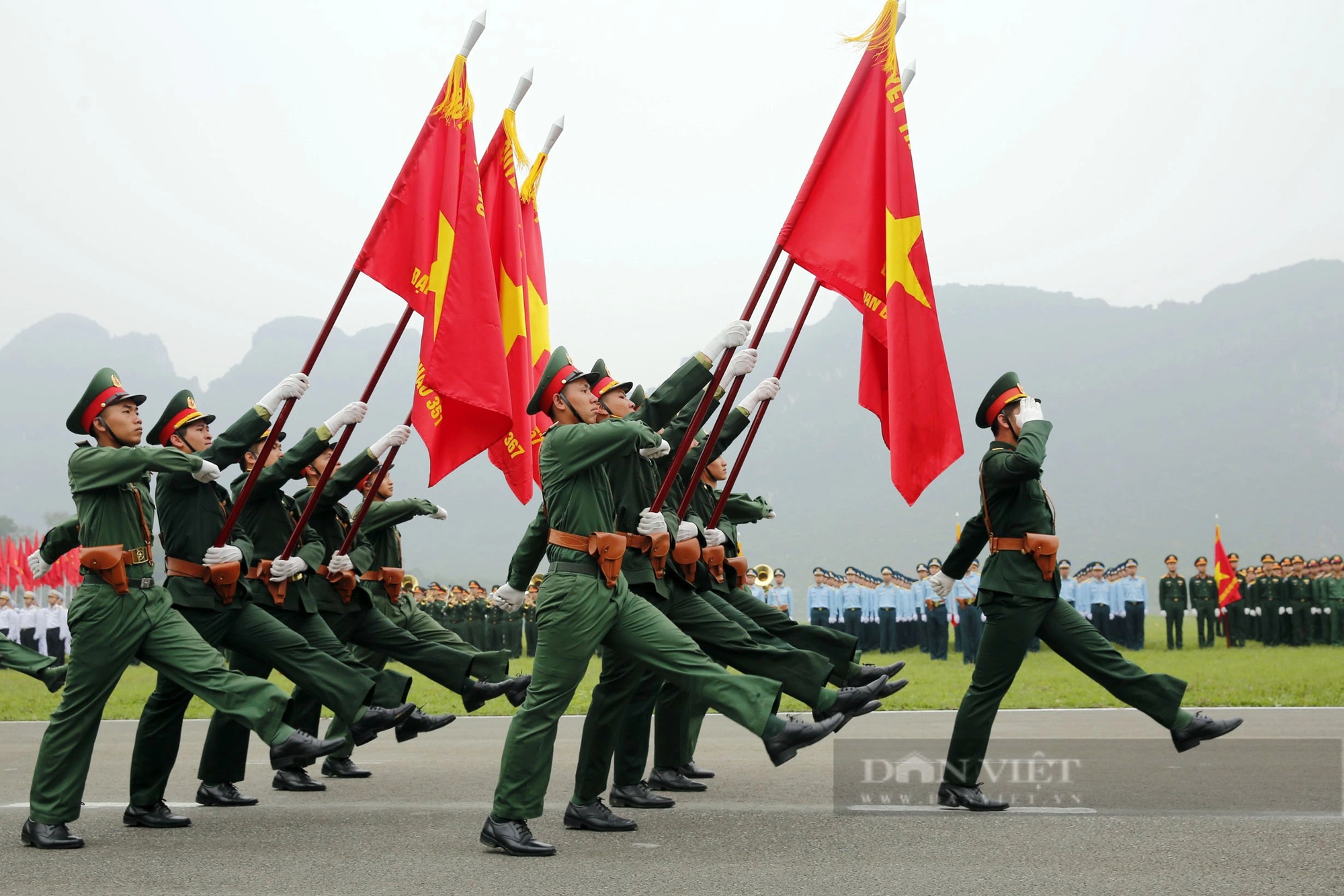 Ảnh ấn tượng về các lực lượng tham gia diễu binh, diễu hành kỷ niệm 70 năm chiến thắng Điện Biên Phủ- Ảnh 9.