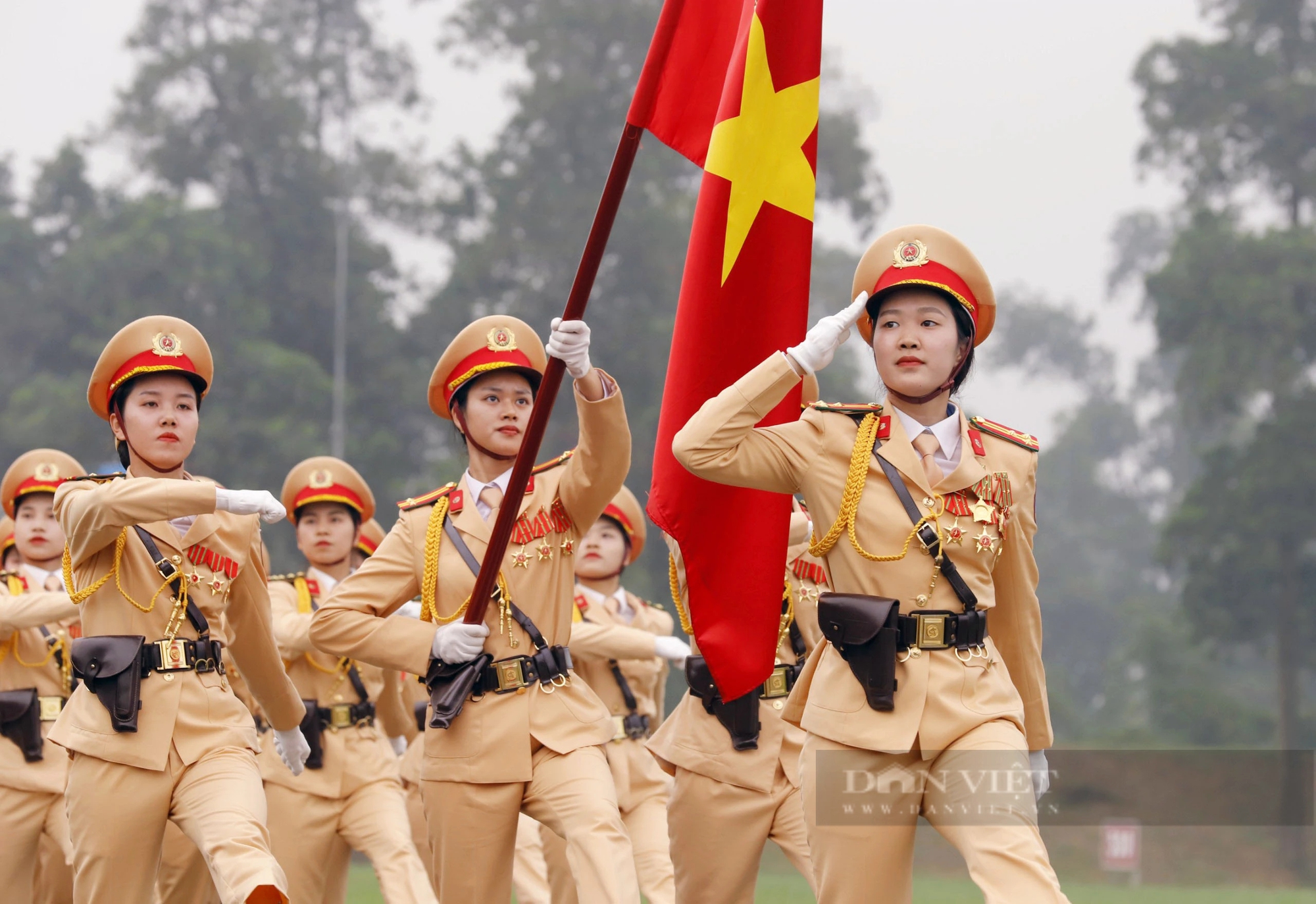 Ảnh ấn tượng về các lực lượng tham gia diễu binh, diễu hành kỷ niệm 70 năm chiến thắng Điện Biên Phủ- Ảnh 10.