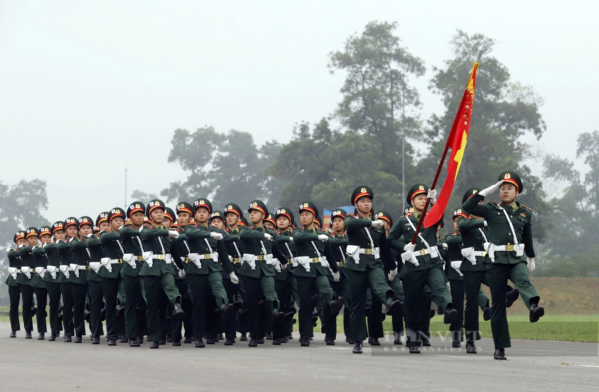 Ảnh ấn tượng về các lực lượng tham gia diễu binh, diễu hành kỷ niệm 70 năm chiến thắng Điện Biên Phủ- Ảnh 15.