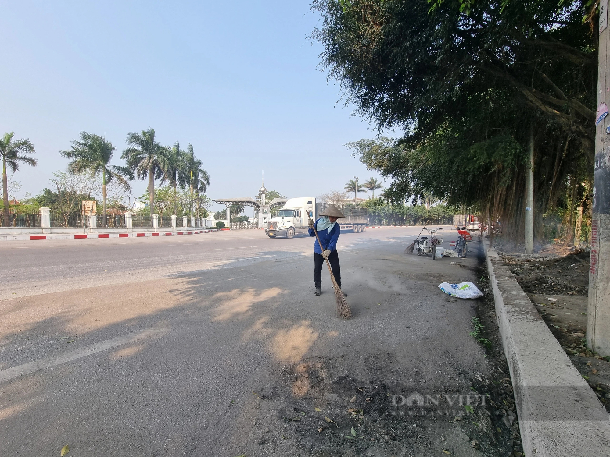 Ninh Bình: Dân khổ sở vì sống bên tuyến đường bụi bặm dày đặc- Ảnh 5.
