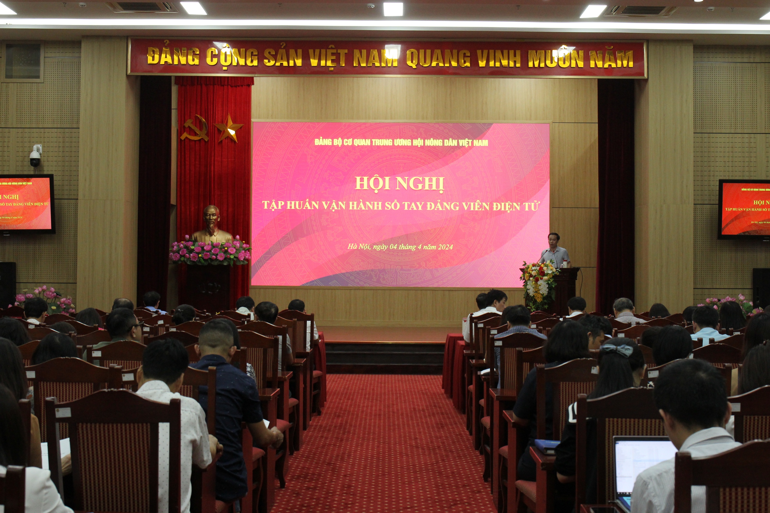 Đảng bộ cơ quan Trung ương Hội Nông dân Việt Nam tập huấn vận hành Sổ tay đảng viên điện tử- Ảnh 1.