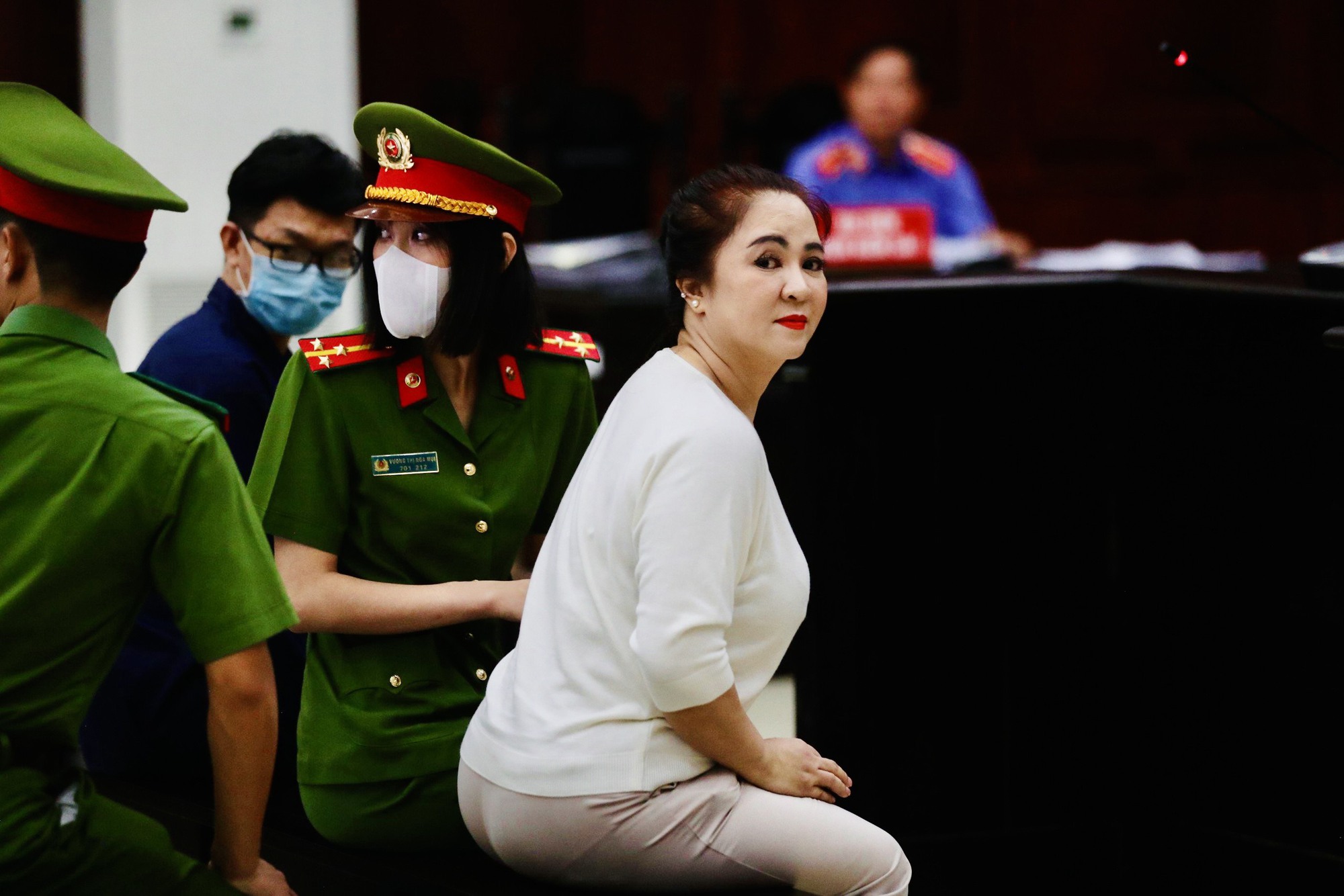 Các bị cáo liên quan đến vụ án bà Nguyễn Phương Hằng được giảm án- Ảnh 2.