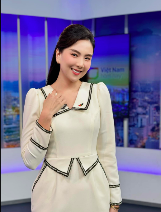 Hậu ly hôn, BTV Mai Ngọc lộ diện xinh đẹp "đọ sắc" với Hoa hậu Hương Giang - Ảnh 7.
