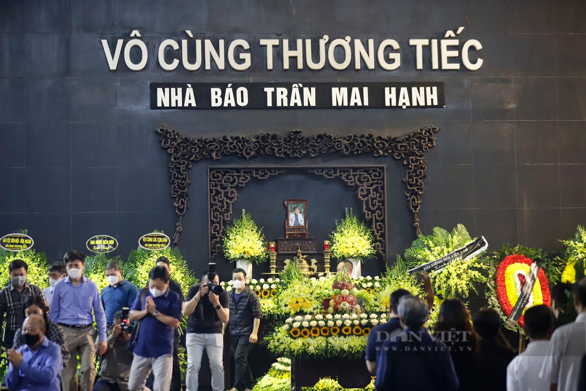 Lễ tang nhà báo Trần Mai Hạnh, người chứng kiến và viết bài tường thuật đầu tiên tại Dinh Độc Lập ngày 30/4/1975- Ảnh 2.