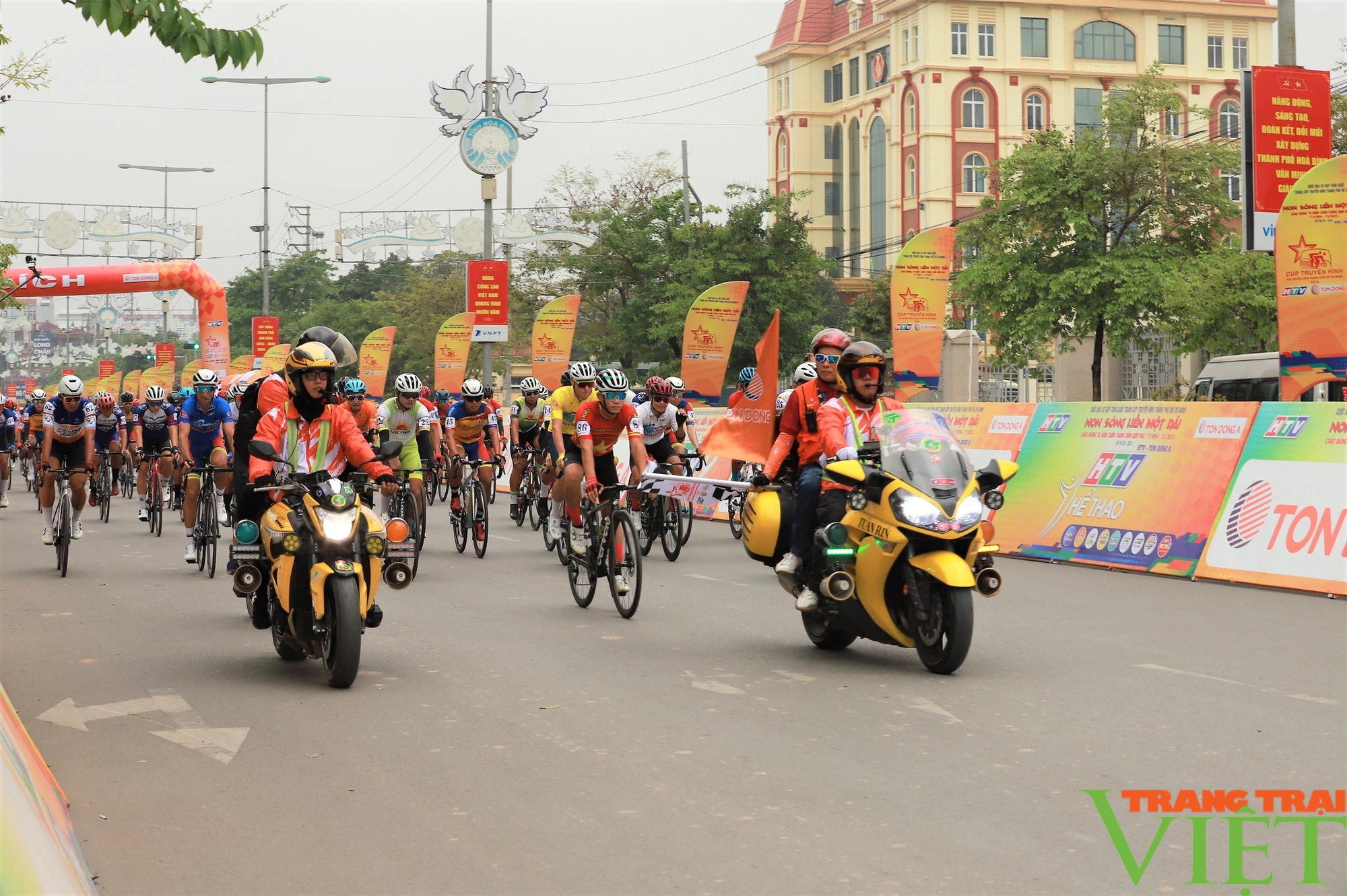 Hấp dẫn chặng 3 cuộc đua xe đạp tranh Cúp truyền hình Thành phố Hồ Chí Minh lần thứ 36 tại Hòa Bình- Ảnh 1.