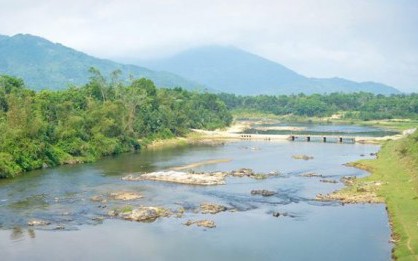 Có một dòng sông ở Quảng Nam muôn đời chảy ngược, dài có 6km thôi mà tạo vô số cảnh đẹp như phim