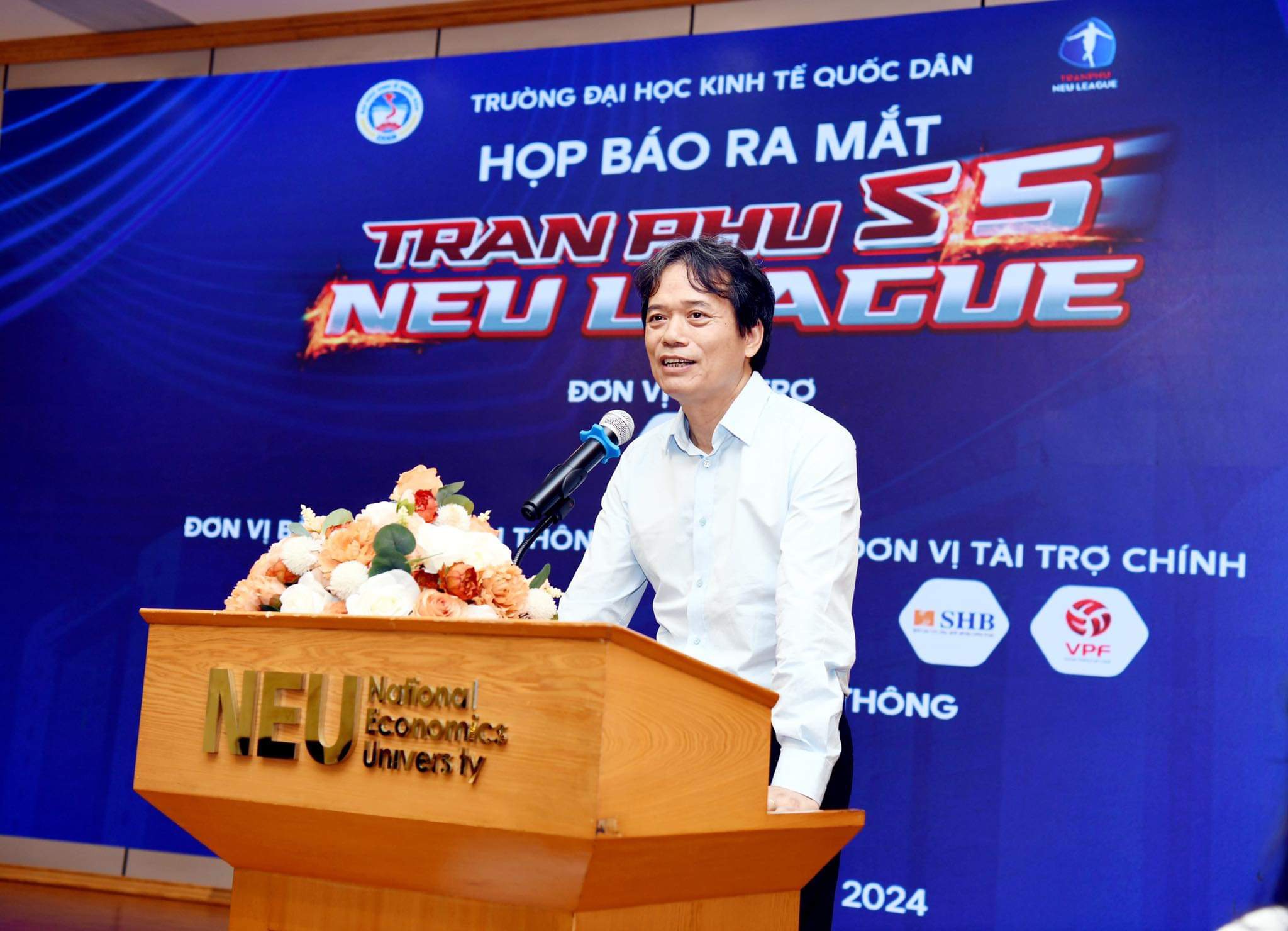 Bùi Hoàng Việt Anh bất ngờ góp mặt tại giải bóng đá sinh viên NEU League S5 2024- Ảnh 1.