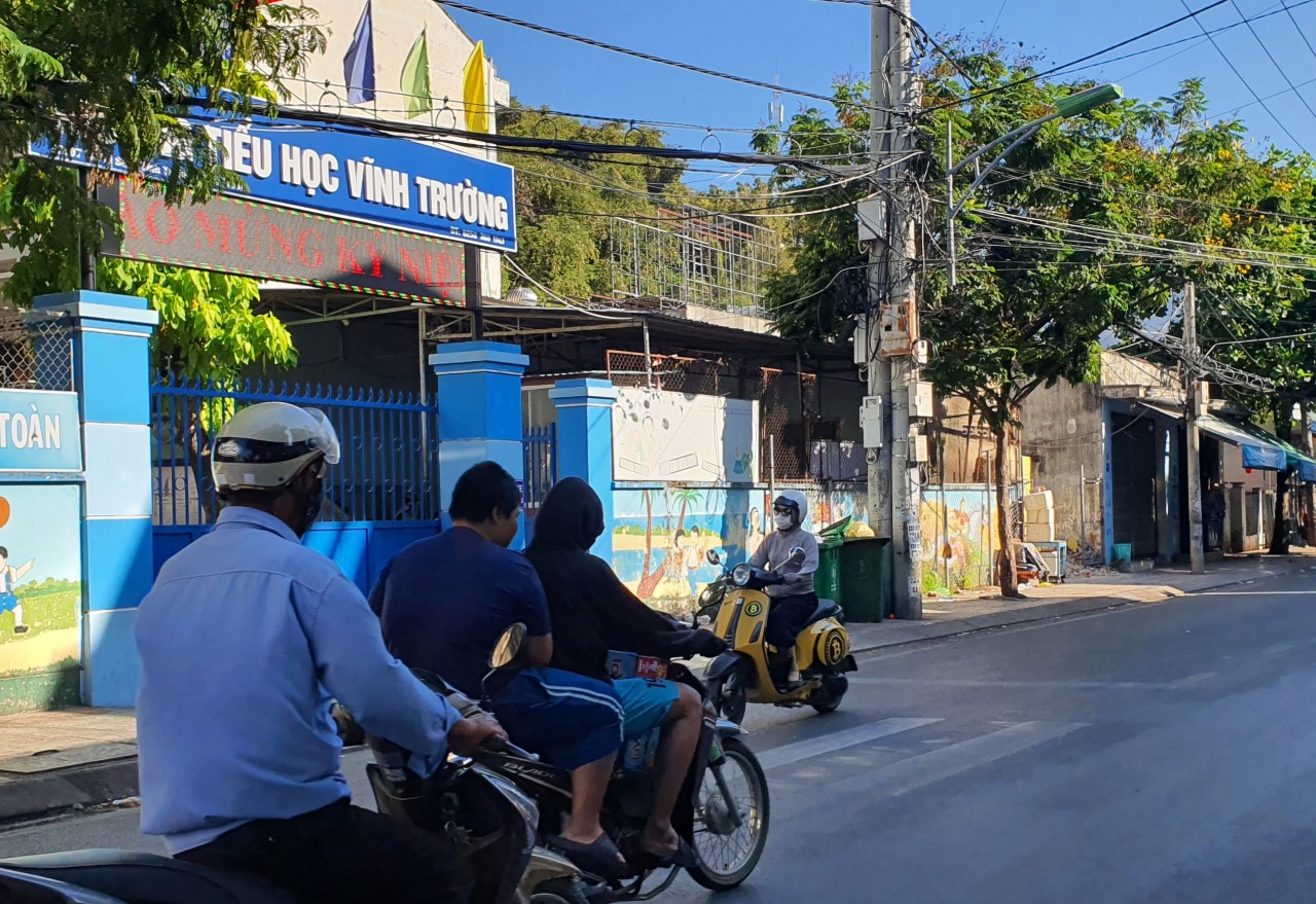 Vụ học sinh tiểu học tử vong bất thường ở Khánh Hoà: Giải phẫu tử thi để tìm nguyên nhân- Ảnh 1.