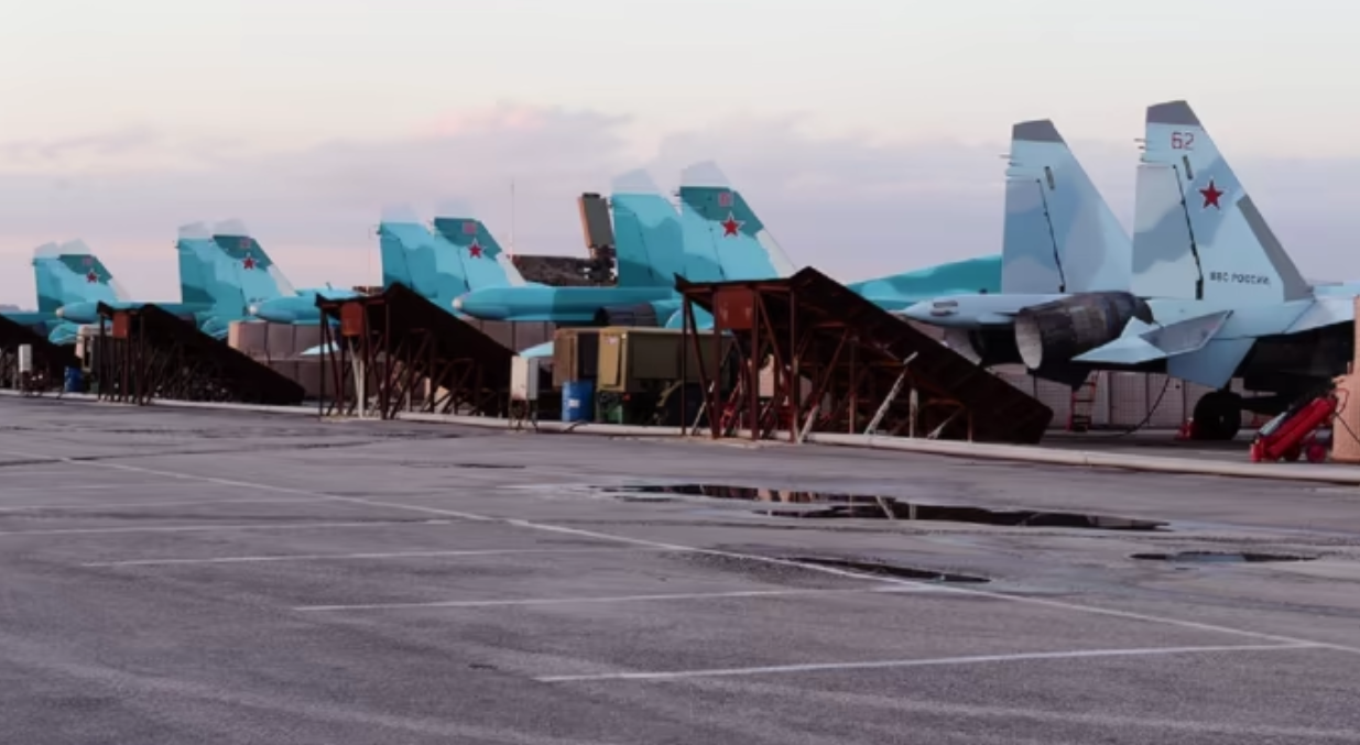 Không có bằng chứng cho thấy Ukraine phá hủy máy bay và căn cứ không quân Nga- Ảnh 1.