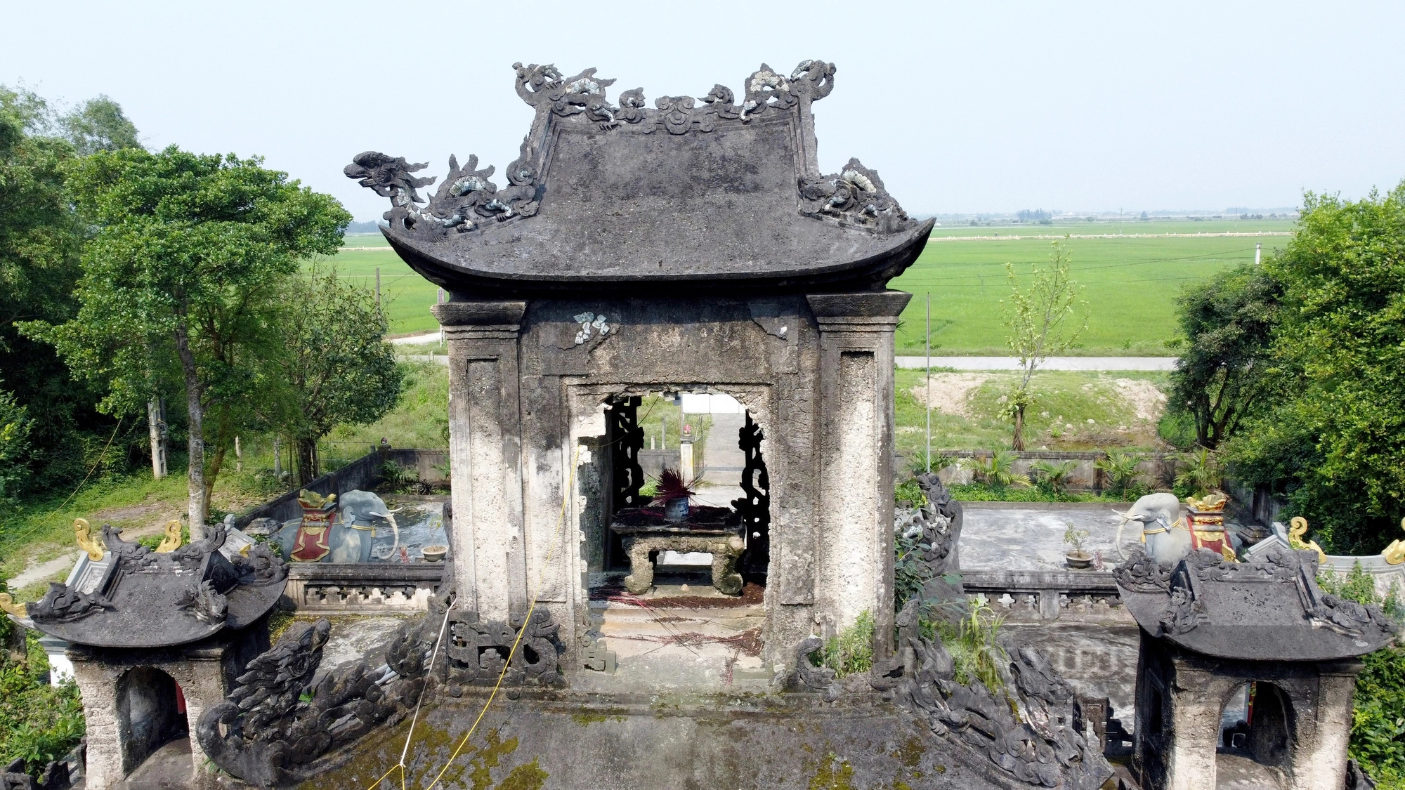 Hà Tĩnh: Ngôi đền 700 tuổi thờ vị tướng tài thời Trần “kêu cứu” - Ảnh 10.