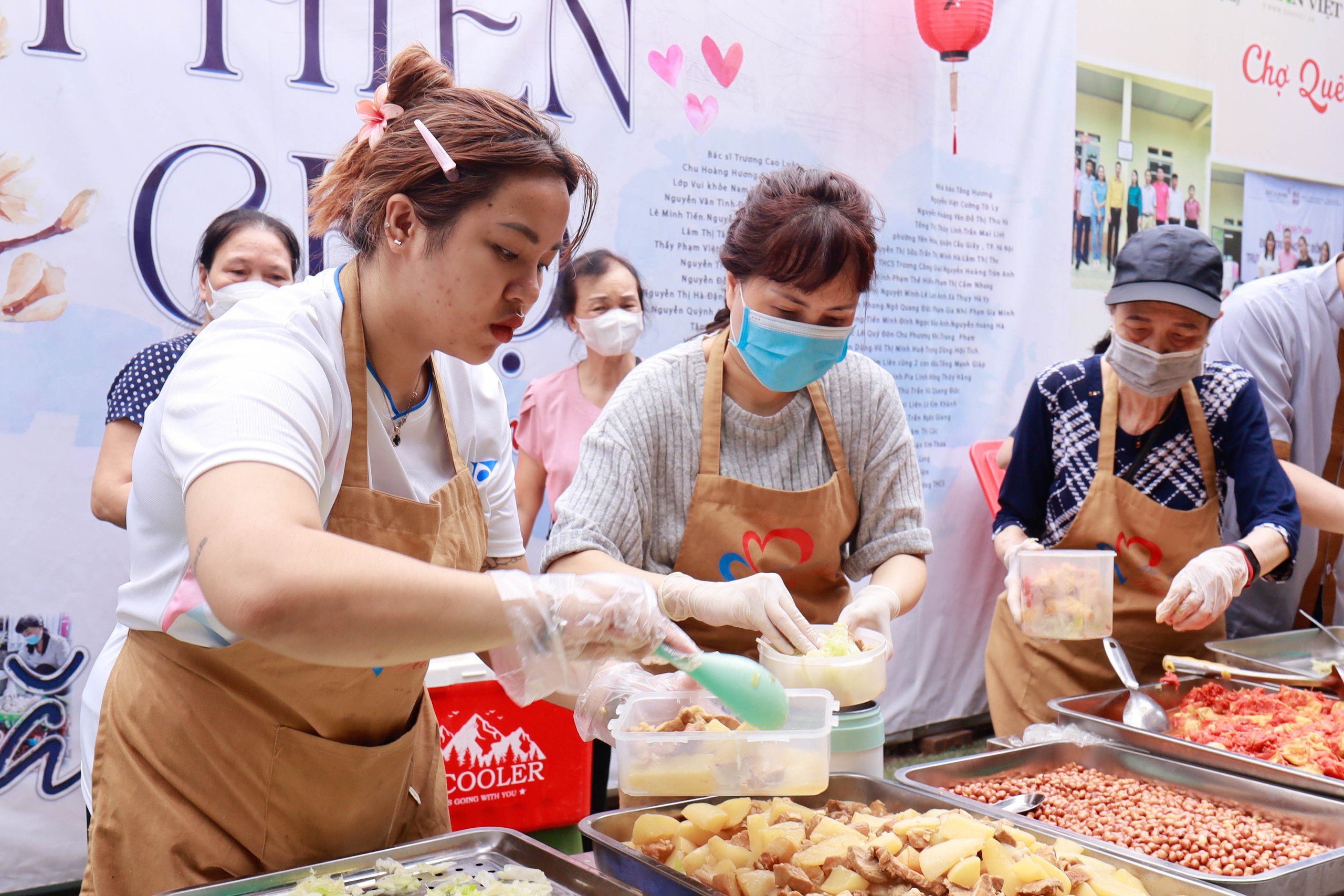 “Bén duyên” với công tác thiện nguyện tại Phiên Chợ Trái Tim- Ảnh 24.