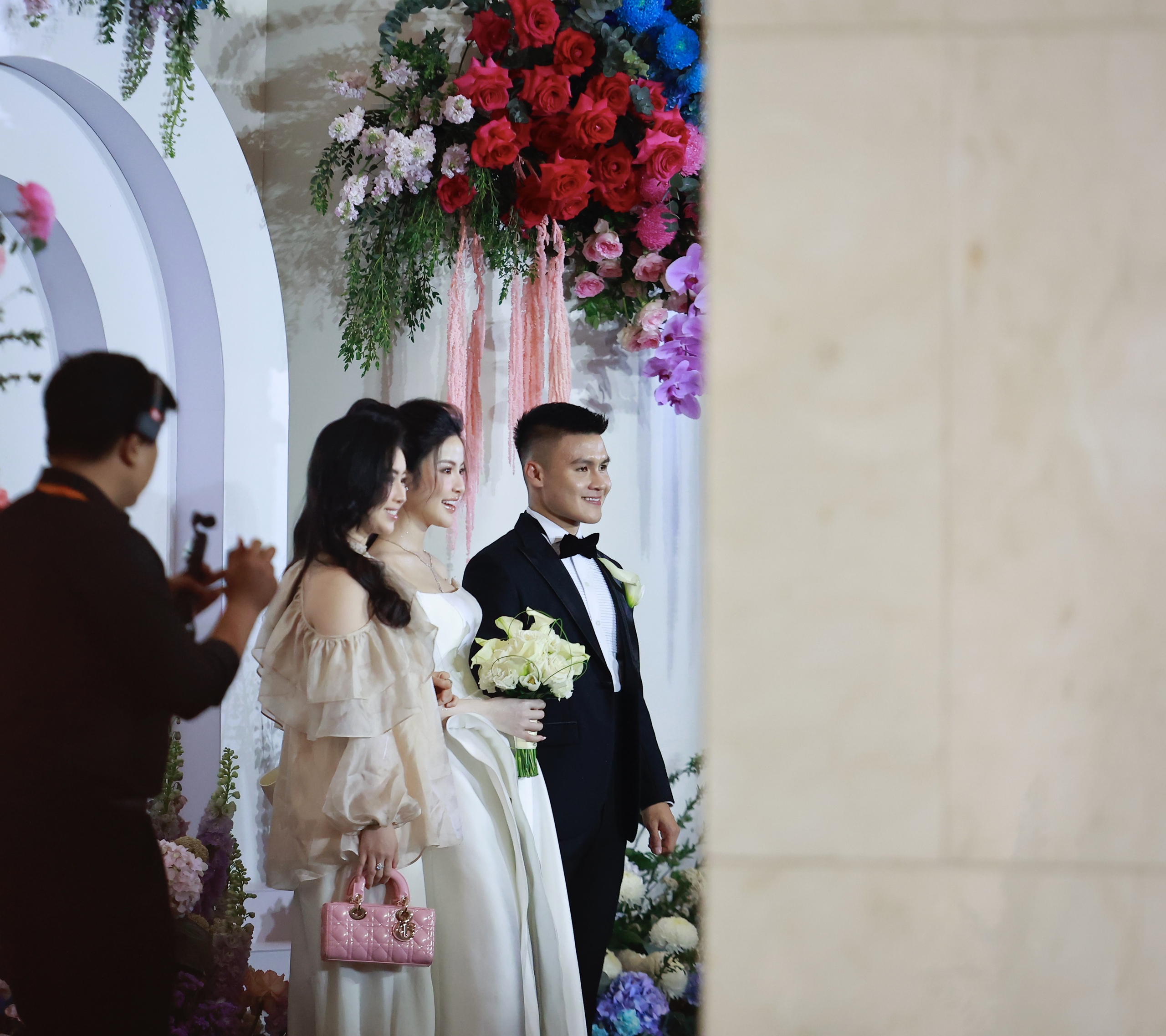 Dàn sao quy tụ trong đám cưới Quang Hải - Chu Thanh Huyền- Ảnh 2.