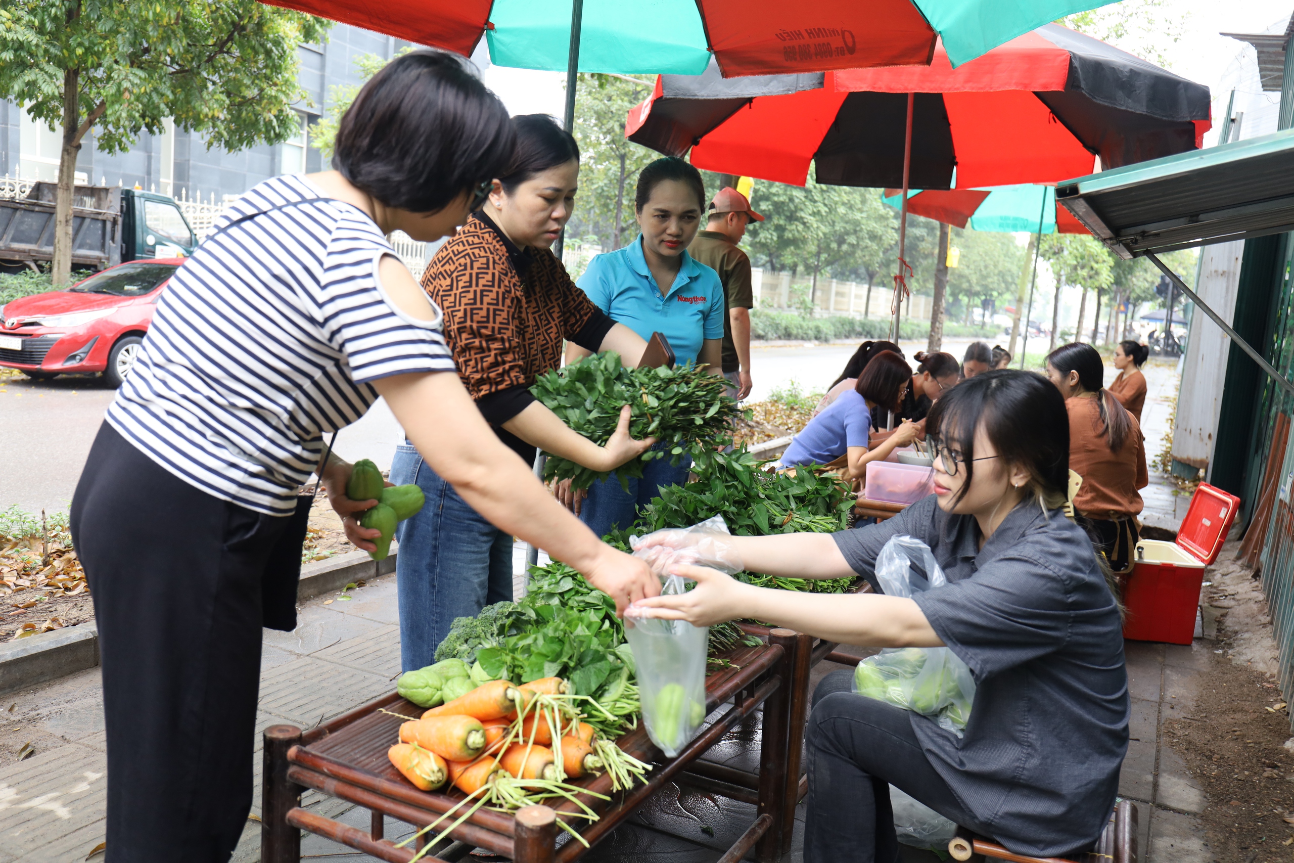 “Bén duyên” với công tác thiện nguyện tại Phiên Chợ Trái Tim- Ảnh 48.