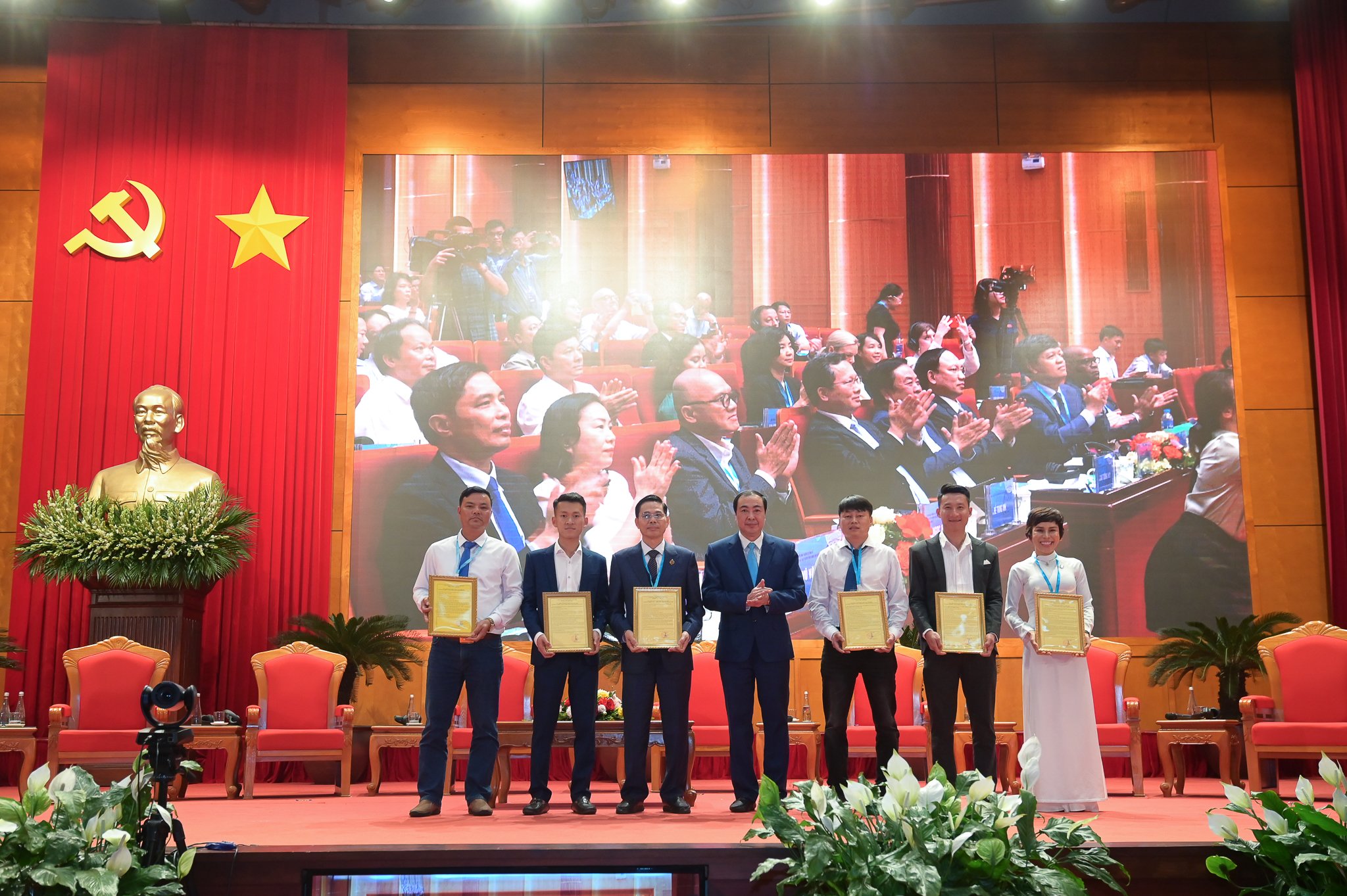 Quảng Ninh thu hút nhiều nhà đầu tư sau Hội nghị về phát triển bền vững nuôi biển- Ảnh 1.