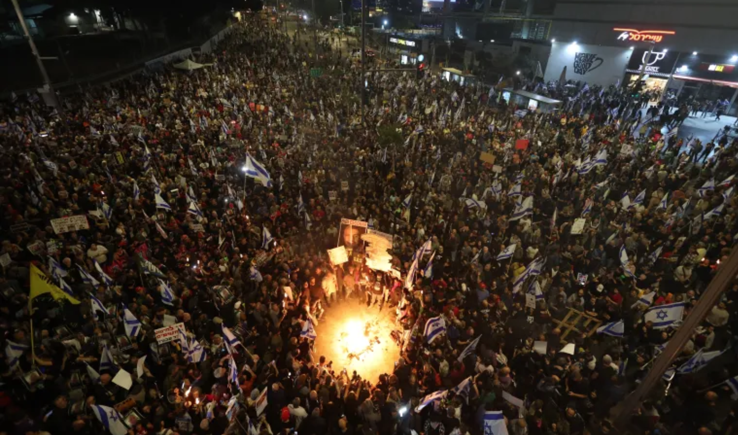 100.000 người Israel giận dữ biểu tình phản đối Thủ tướng Netanyahu và chính phủ- Ảnh 1.