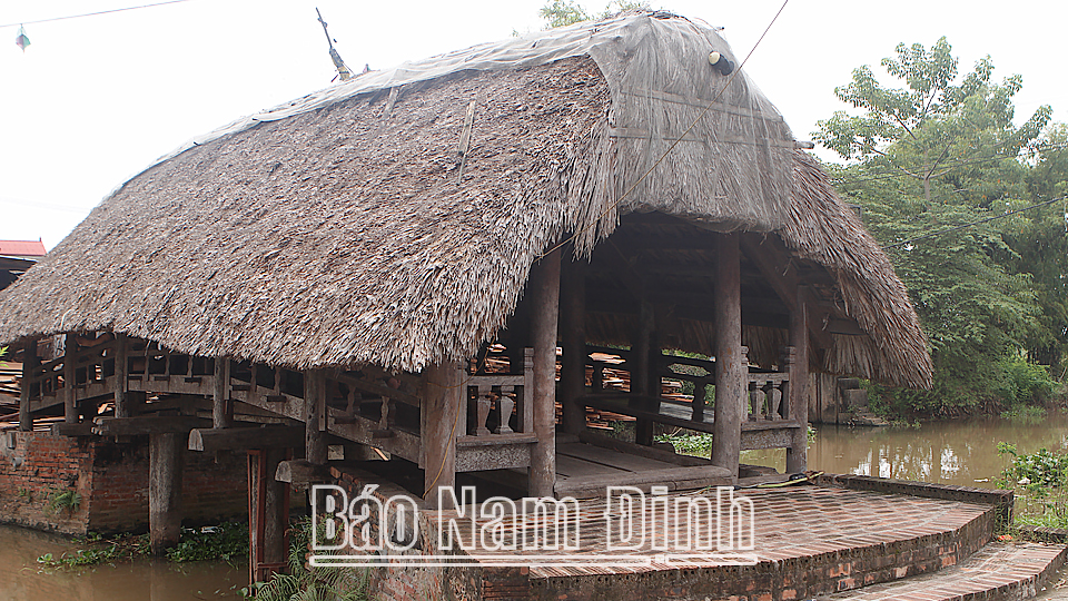 Cây cầu lợp lá bổi khiến thiên hạ trông thấy là trầm trồ của một làng cổ Nam Định- Ảnh 1.