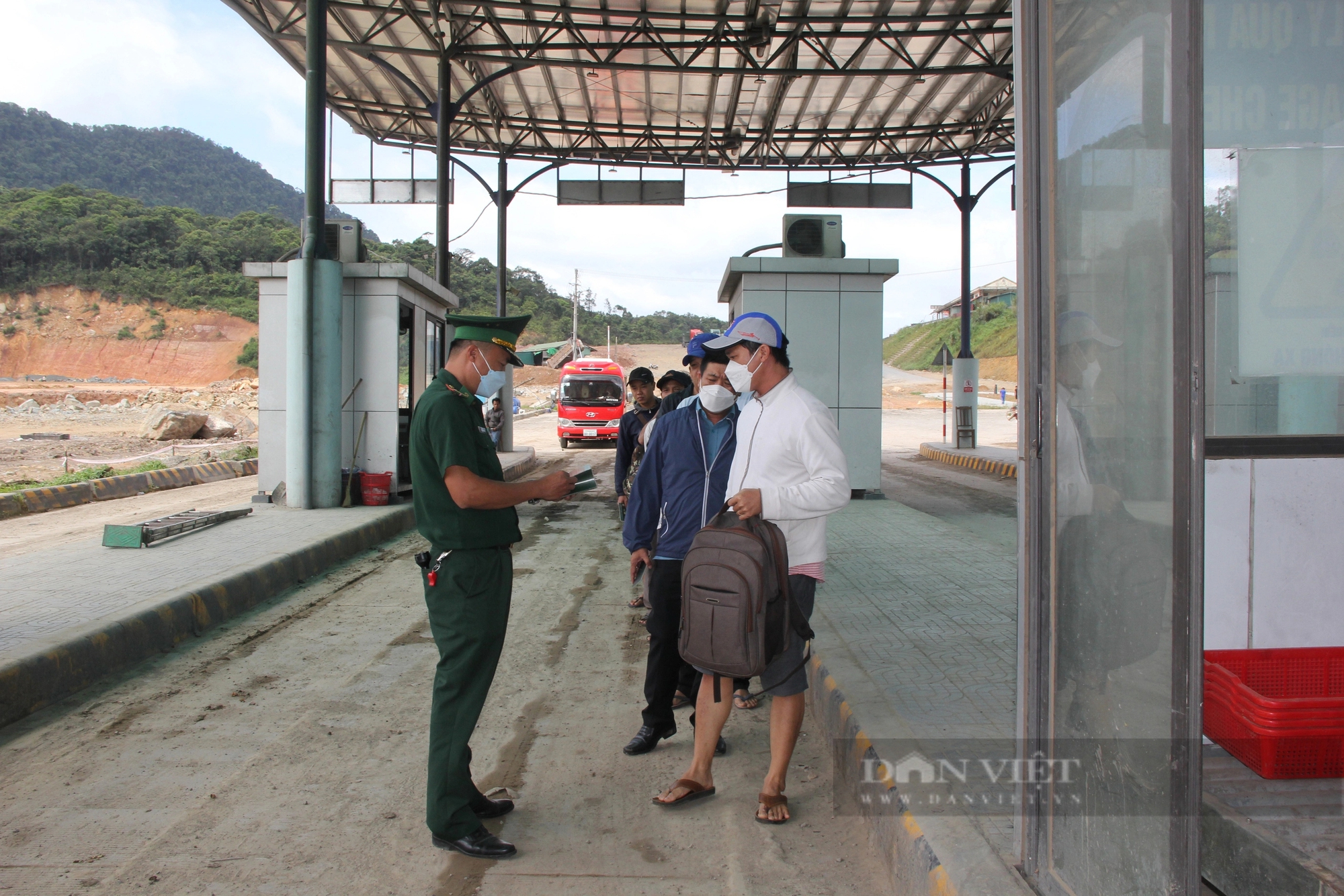 Quảng Trị: Giám sát người trở về từ Lào để phòng chống bệnh Than- Ảnh 1.