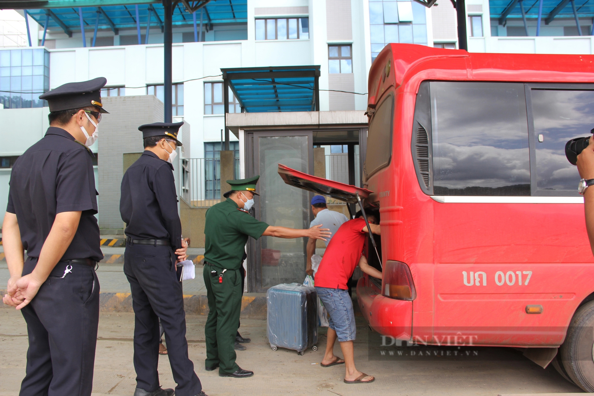 Quảng Trị: Giám sát người trở về từ Lào để phòng chống bệnh Than- Ảnh 3.