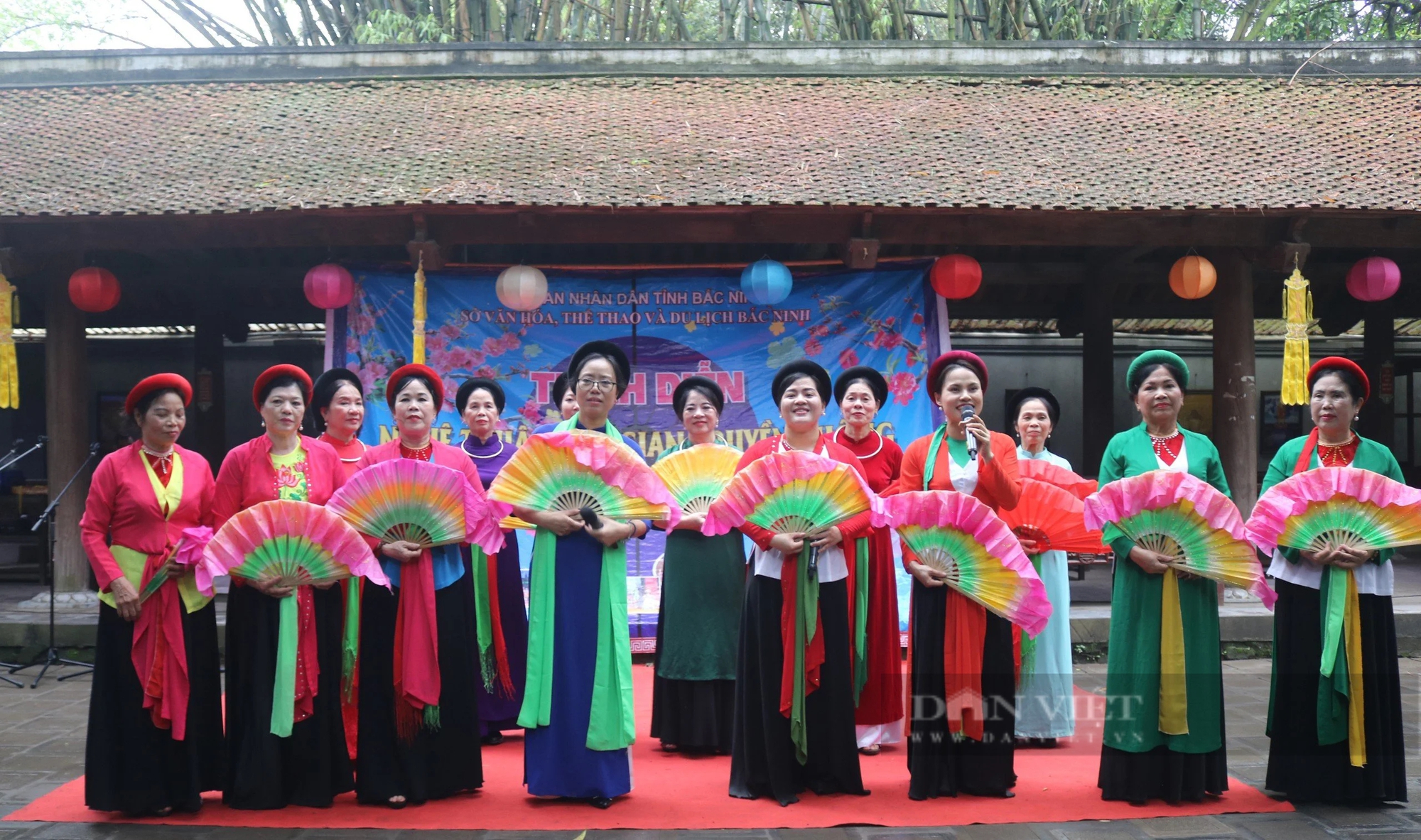 Bắc Ninh: Trình diễn nghệ thuật dân gian truyền thống tại di tích quốc gia đặc biệt- Ảnh 5.