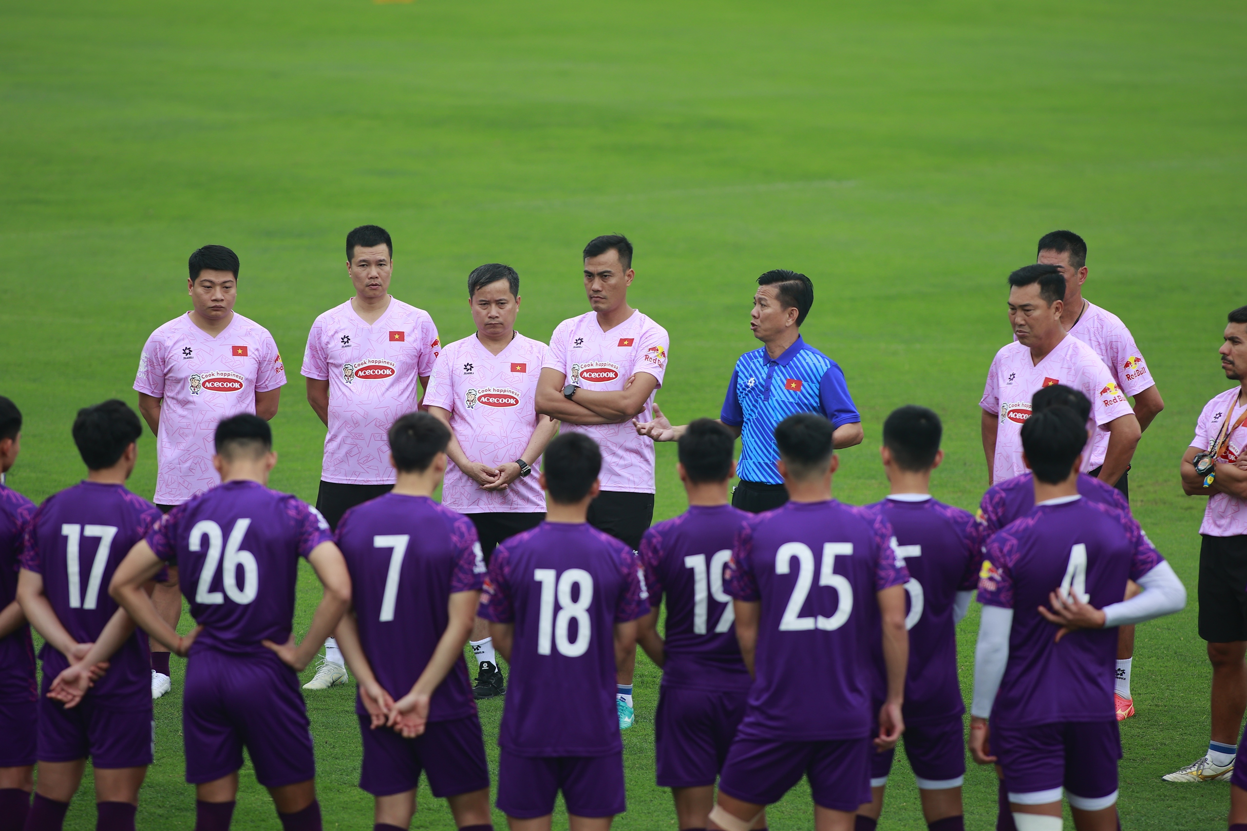 ĐT U23 Việt Nam tổn thất lực lượng trước ngày lên đường đi Qatar- Ảnh 1.