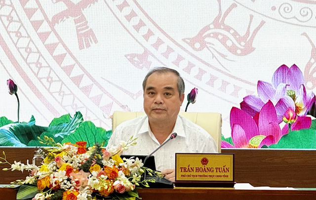 Phó Chủ tịch Thường trực phụ trách chủ trì giao ban báo chí sau khi Quảng Ngãi “khuyết” Chủ tịch- Ảnh 1.