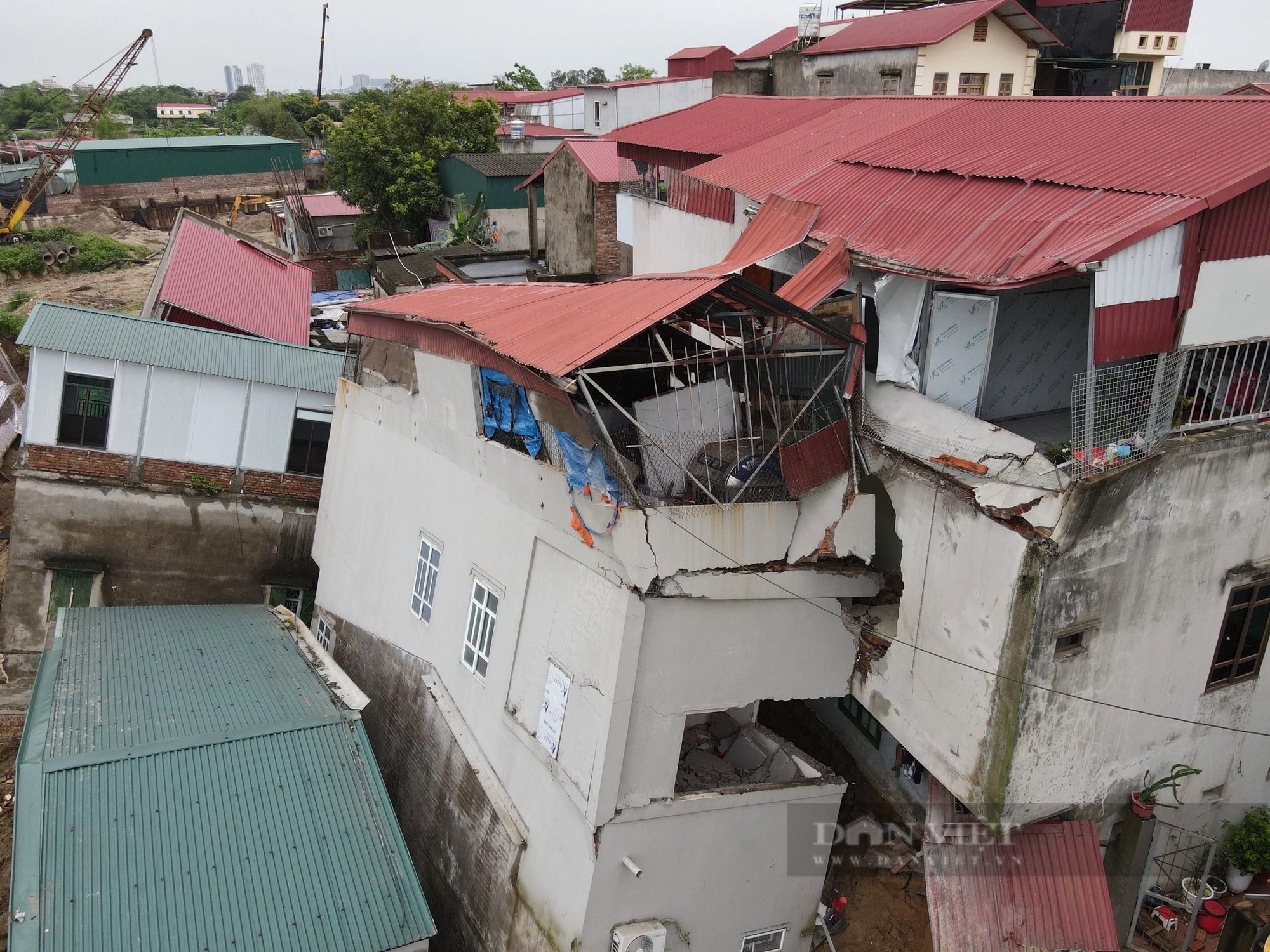 Viện Khoa học Thủy lợi Việt Nam về Bắc Ninh "truy" nguyên nhân khiến 6 ngôi nhà ven sông Cầu bị sụt lún- Ảnh 1.