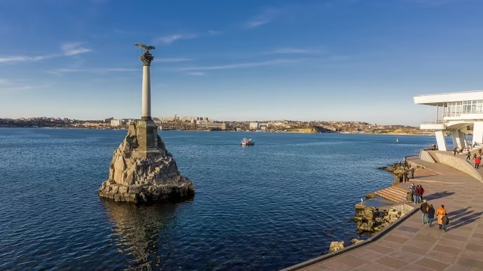 Nổ lớn rung chuyển Sevastopol, Crimea; Ukraine tiết lộ lý do lính đánh thuê Wagner tháo chạy đến châu Phi- Ảnh 1.