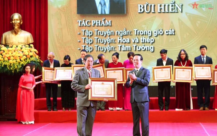 Tiêu chí để được xét tặng giải thưởng Hồ Chí Minh, Nhà nước về VHNT theo Nghị định mới là gì?