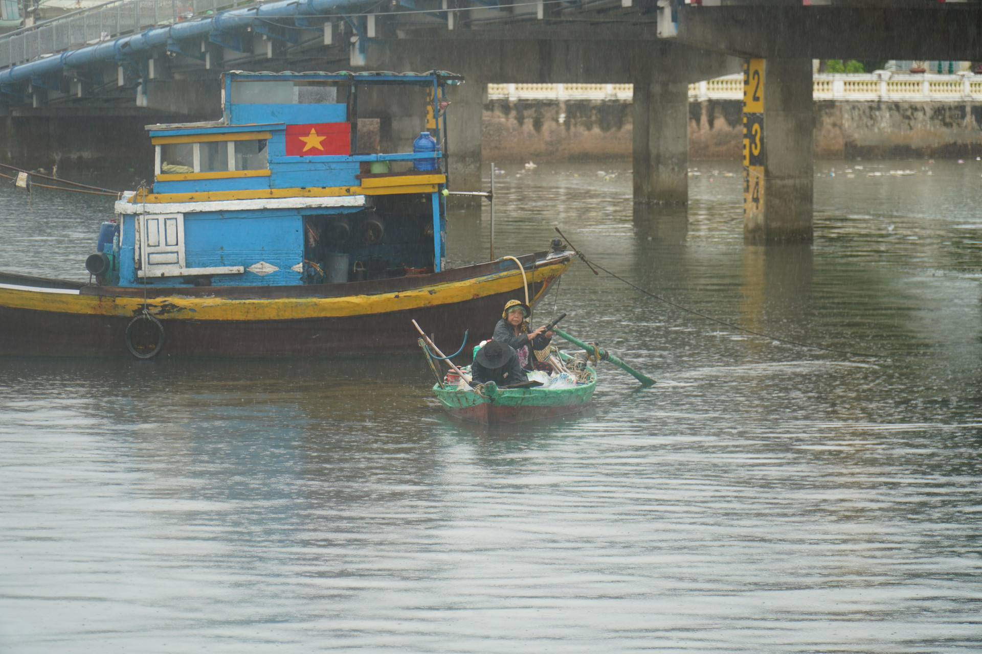Một dòng sông nổi tiếng dài 76km qua thành phố Phan Phiết của Bình Thuận, có 2 vợ chồng hơn 30 năm đánh cá- Ảnh 7.