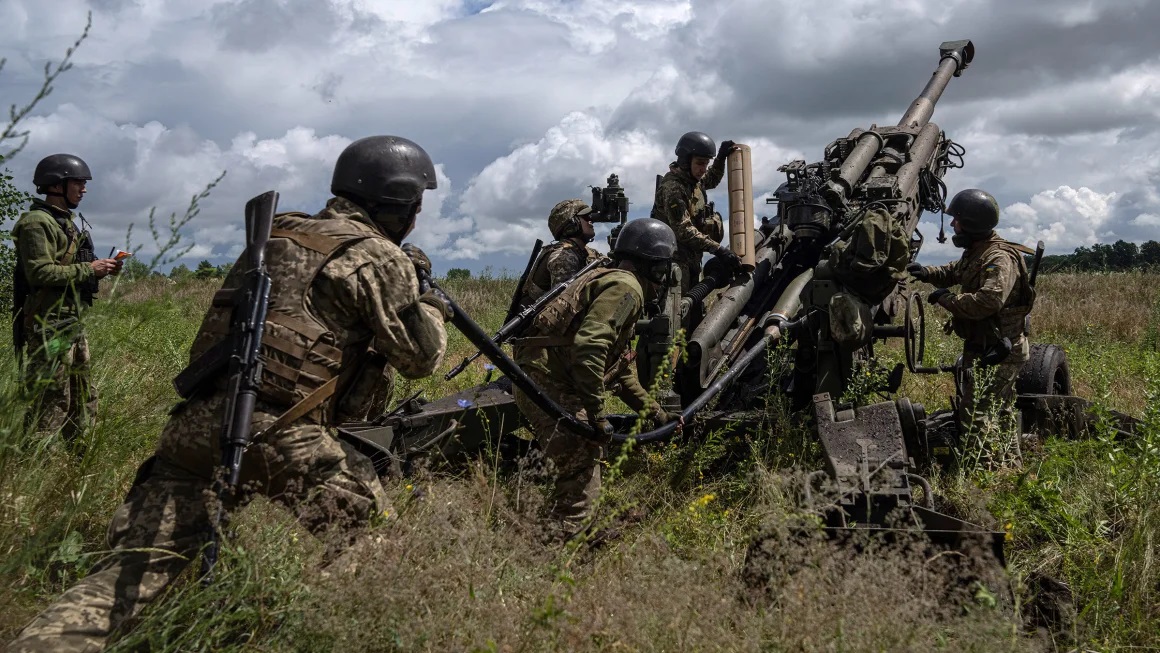 Lãnh đạo nước NATO tiết lộ Ukraine được 'bật đèn xanh' để dùng vũ khí phương Tây tấn công lãnh thổ Nga- Ảnh 1.