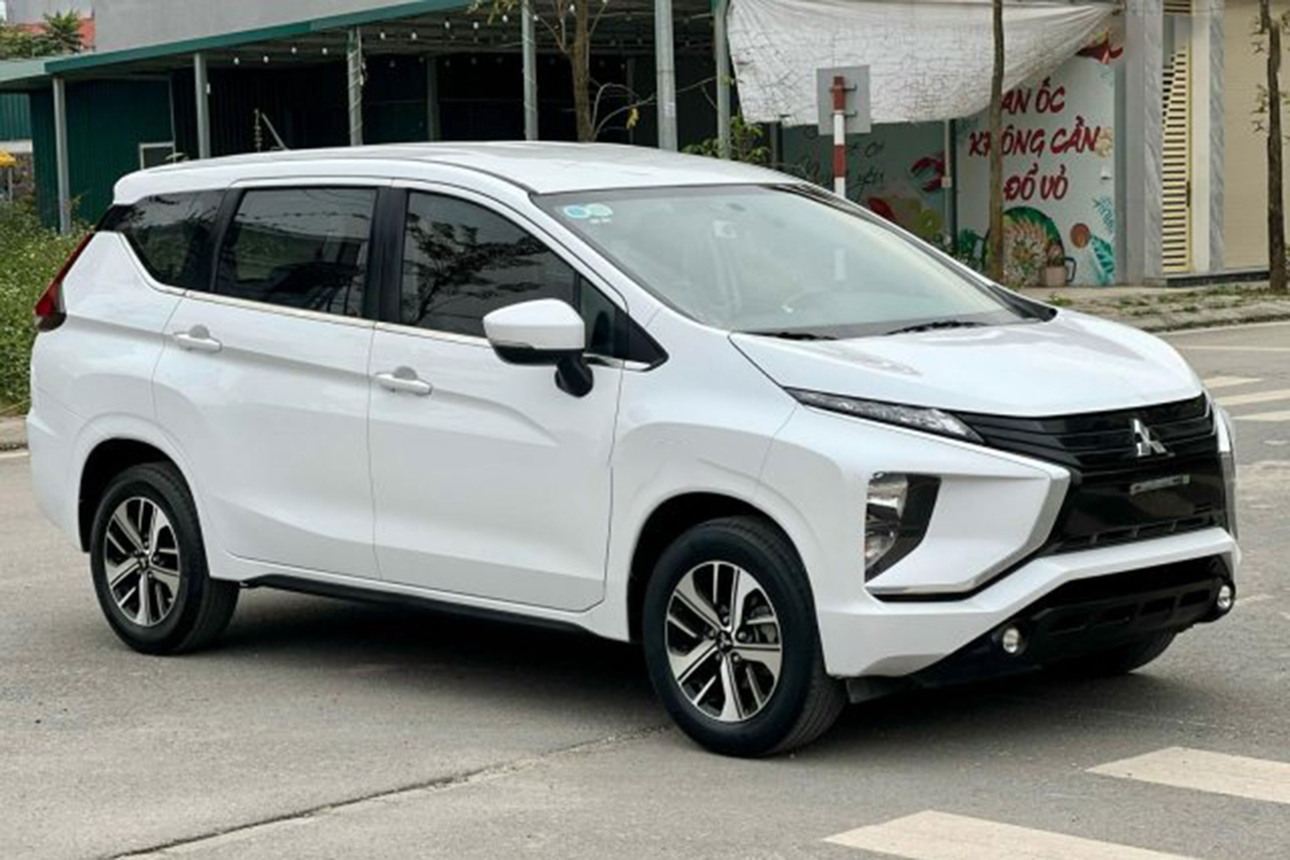 Mua xe 7 chỗ cũ tầm giá 400 triệu đồng: Xe số tự động này đáng chọn hơn Toyota Innova, Mitsubishi Xpander- Ảnh 2.