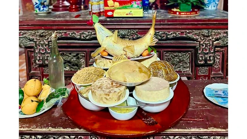 Làng Diệc ở Thái Bình làm cỗ "yến lão", sao cứ phải có 4 bát 8 đĩa, cá chép rán uốn cong mái đình?- Ảnh 2.