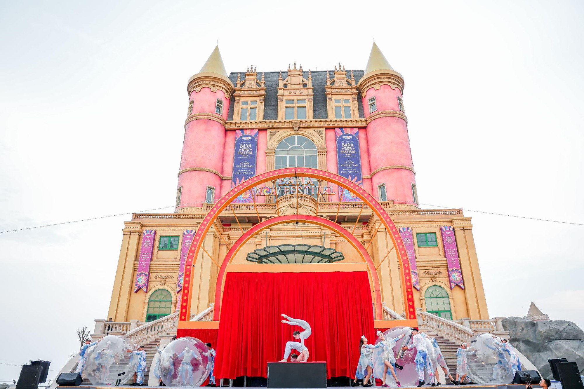 Nữ hoàng môn diabolo Lena Koehn của đoàn Cirque du Soleil danh giá xác nhận  tham gia chuỗi sự kiện khủng nhất mùa hè- Ảnh 1.