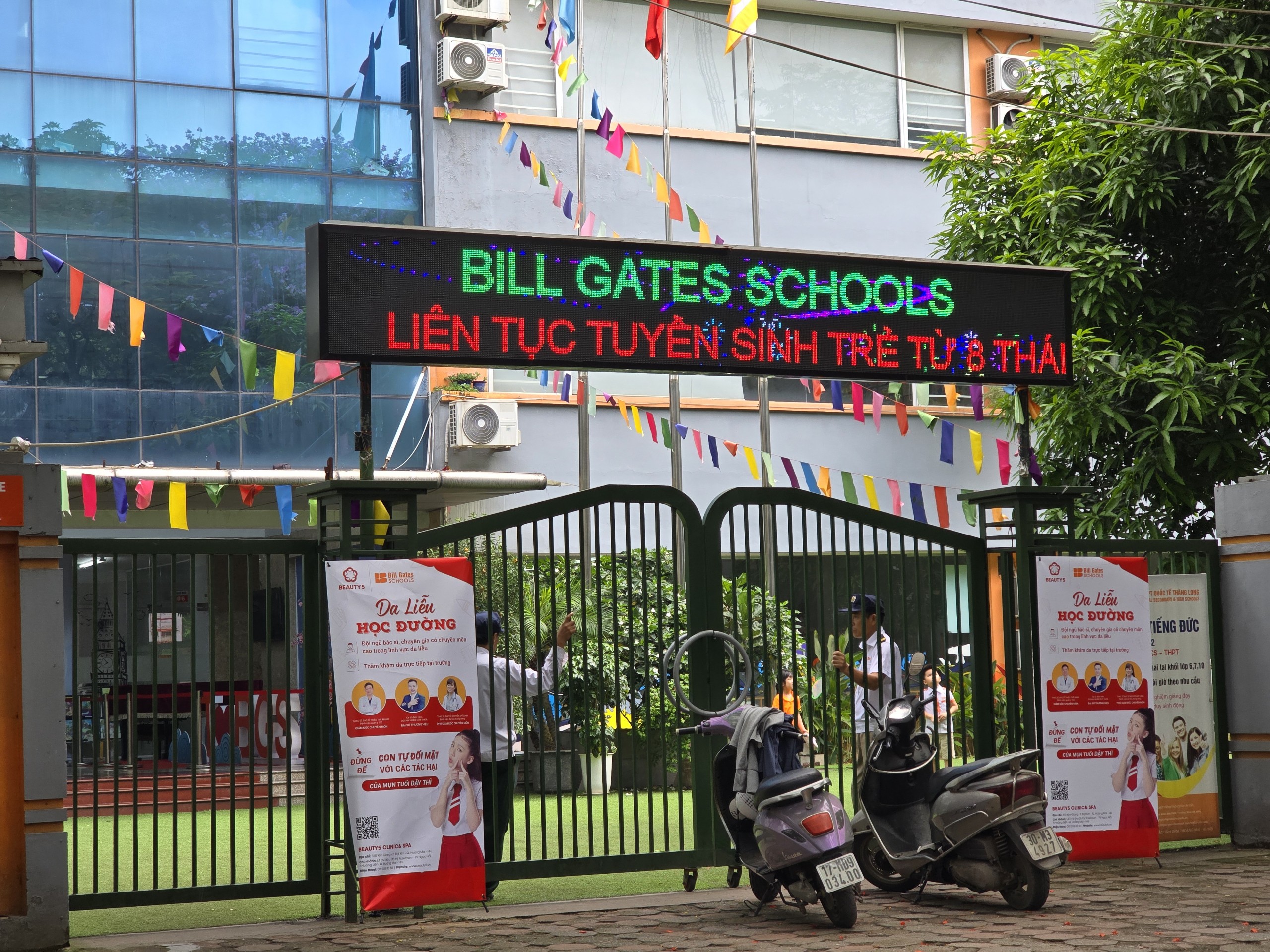 Hệ thống giáo dục gắn mác quốc tế ở Hà Nội vẫn hoạt động sau yêu cầu tạm dừng do vi phạm PCCC- Ảnh 1.