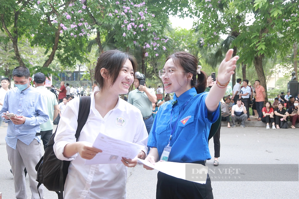 Thi đánh giá năng lực 2024 Trường ĐH Sư phạm Hà Nội: "Thí sinh lo 1, chúng tôi lo 10"- Ảnh 2.