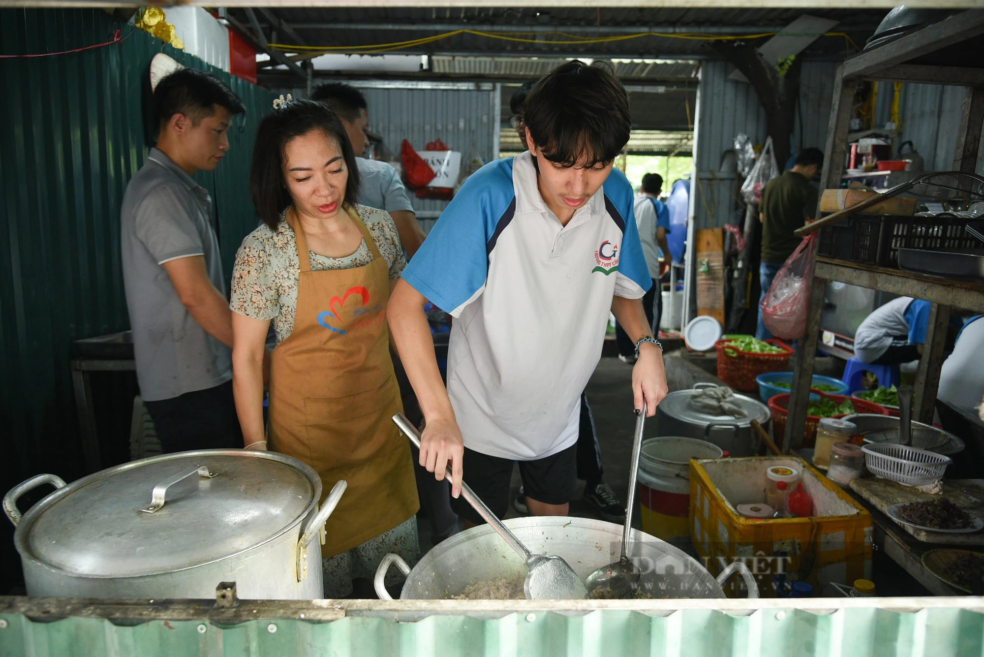 Phiên Chợ Trái Tim là 