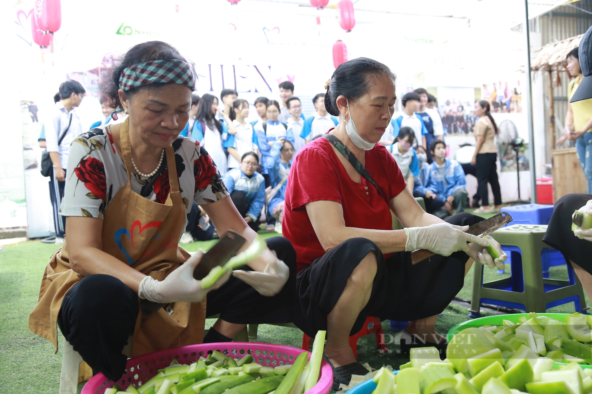 Phiên Chợ Trái Tim là 