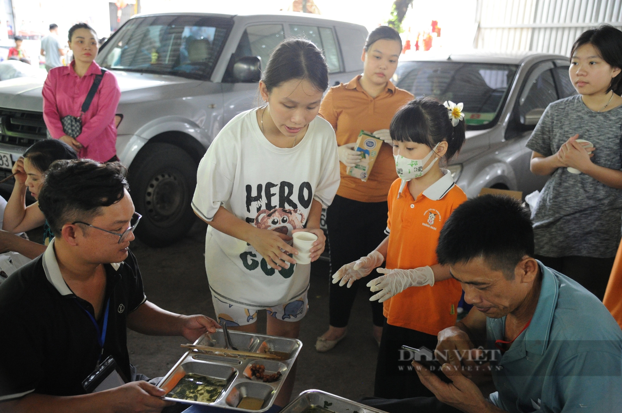 Phiên Chợ Trái Tim là 