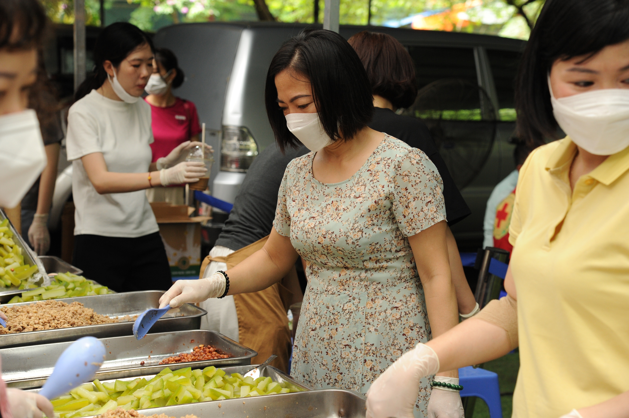 Phiên Chợ Trái Tim là 