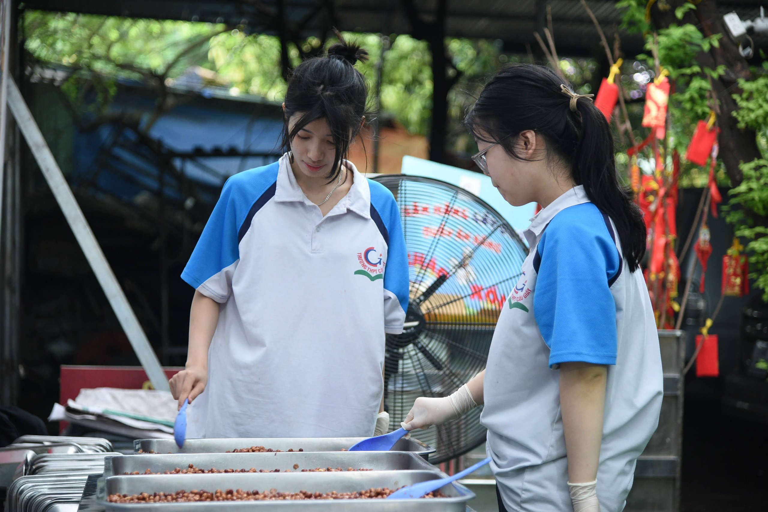 Phiên Chợ Trái Tim là 